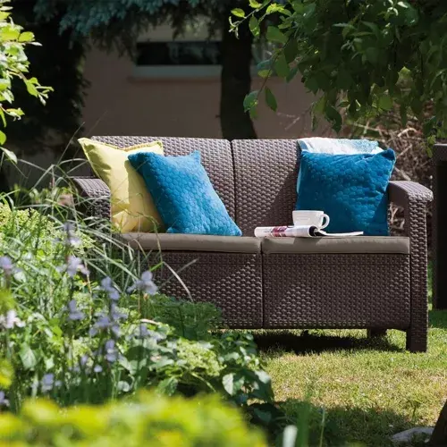 corfu love seat barna szinben meleg taupe parnaval homelux.hu