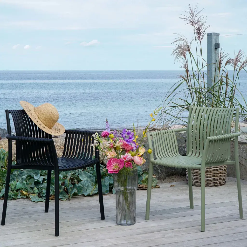 tulsa muanyag kerti szek fekete homelux.hu house.nordic